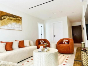 Spacious new 2 bedroom Apt-in amazing location B33